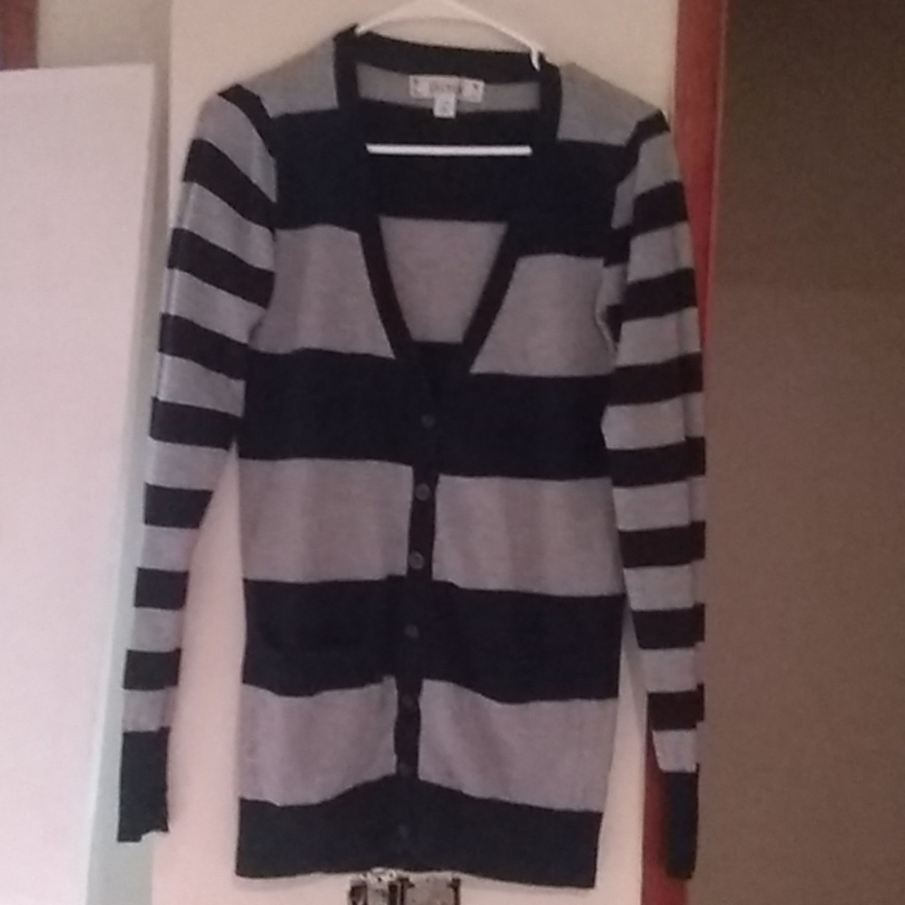 Decree v-neck striped sweater
